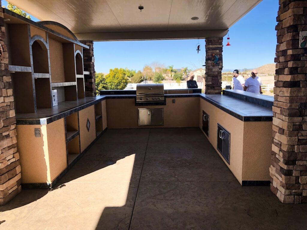 Extreme Backyard Designs in Ontario - FireplaceStoreFinder