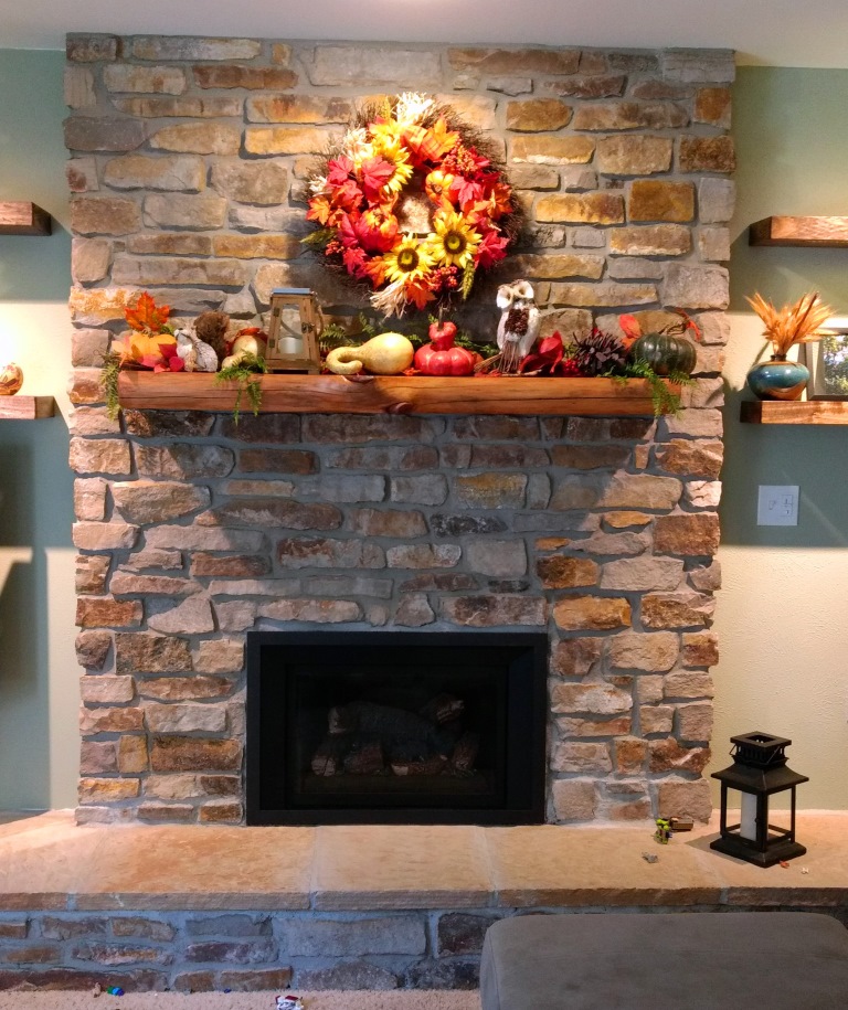 Rustic Mantel Co in Pine - FireplaceStoreFinder